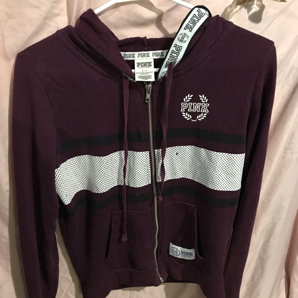 Size small Victoria secret sweater. Maroon color
